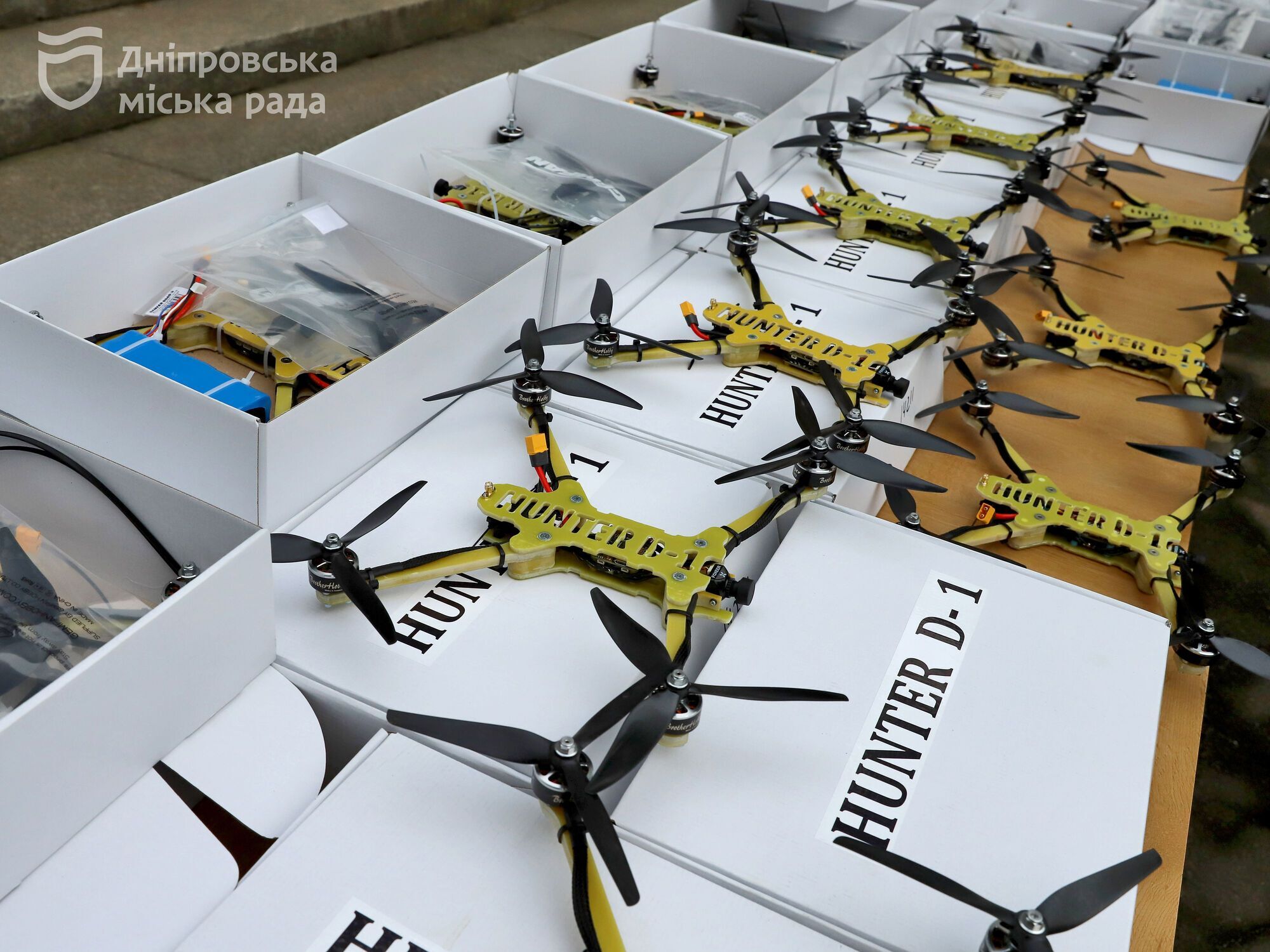 Днепр отправил на фронт еще 45 украинских FPV-дронов