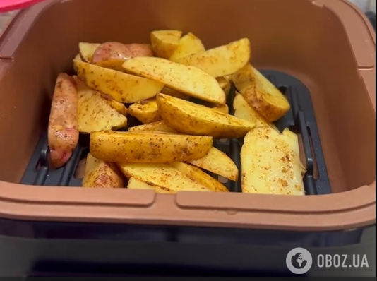 Хрустка запечена картопля зі скоринкою: коли правильно додавати спеції 