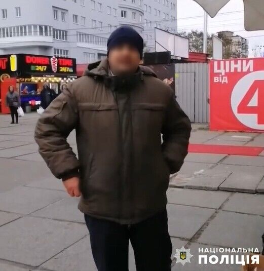 "Ты за Украину?" В Киеве мужчина обижал женщину с ребенком и облил их пивом из-за языка. Видео