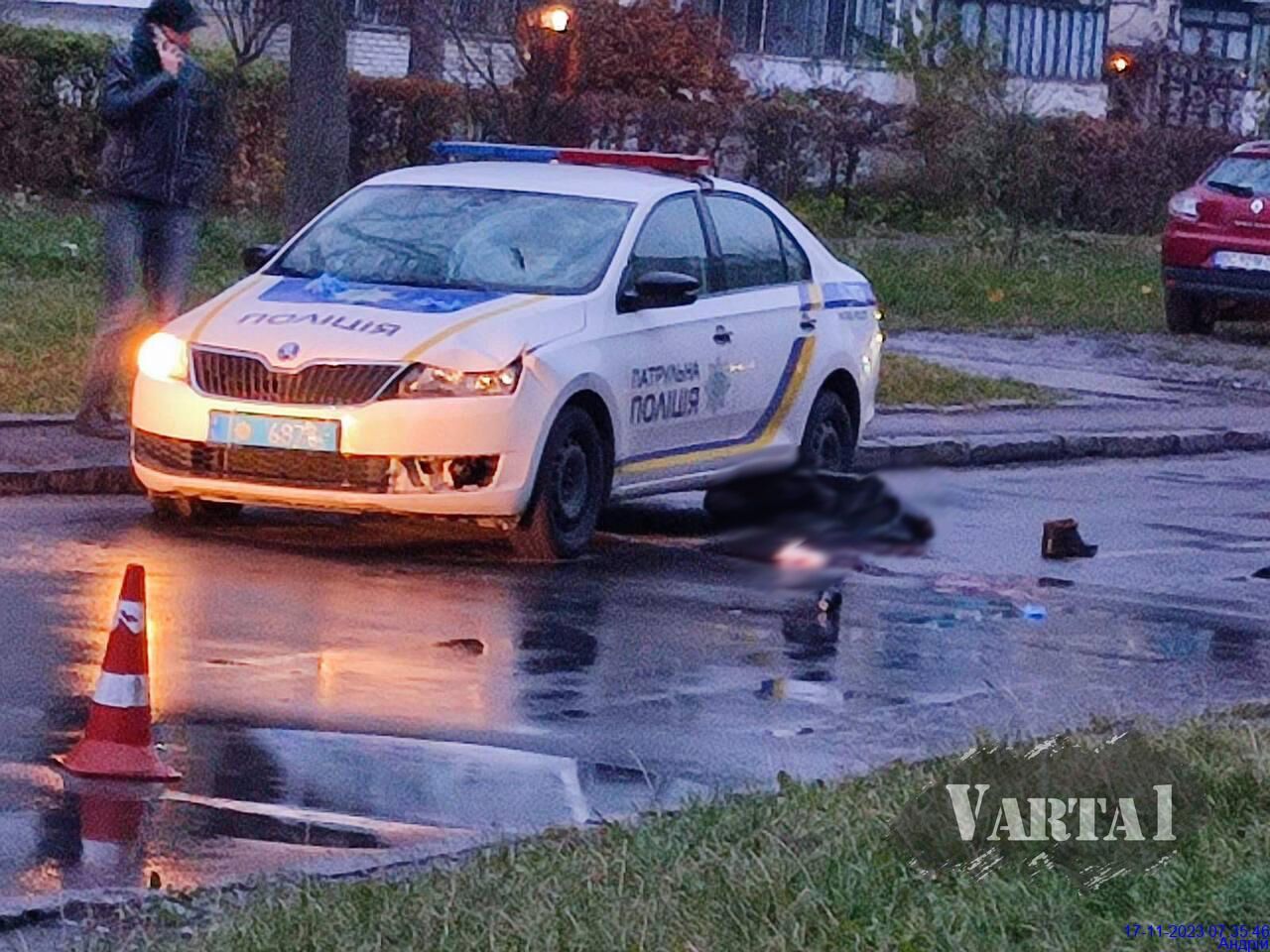 У Львові екіпаж патрульної поліції збив літнього пішохода: він помер у швидкій