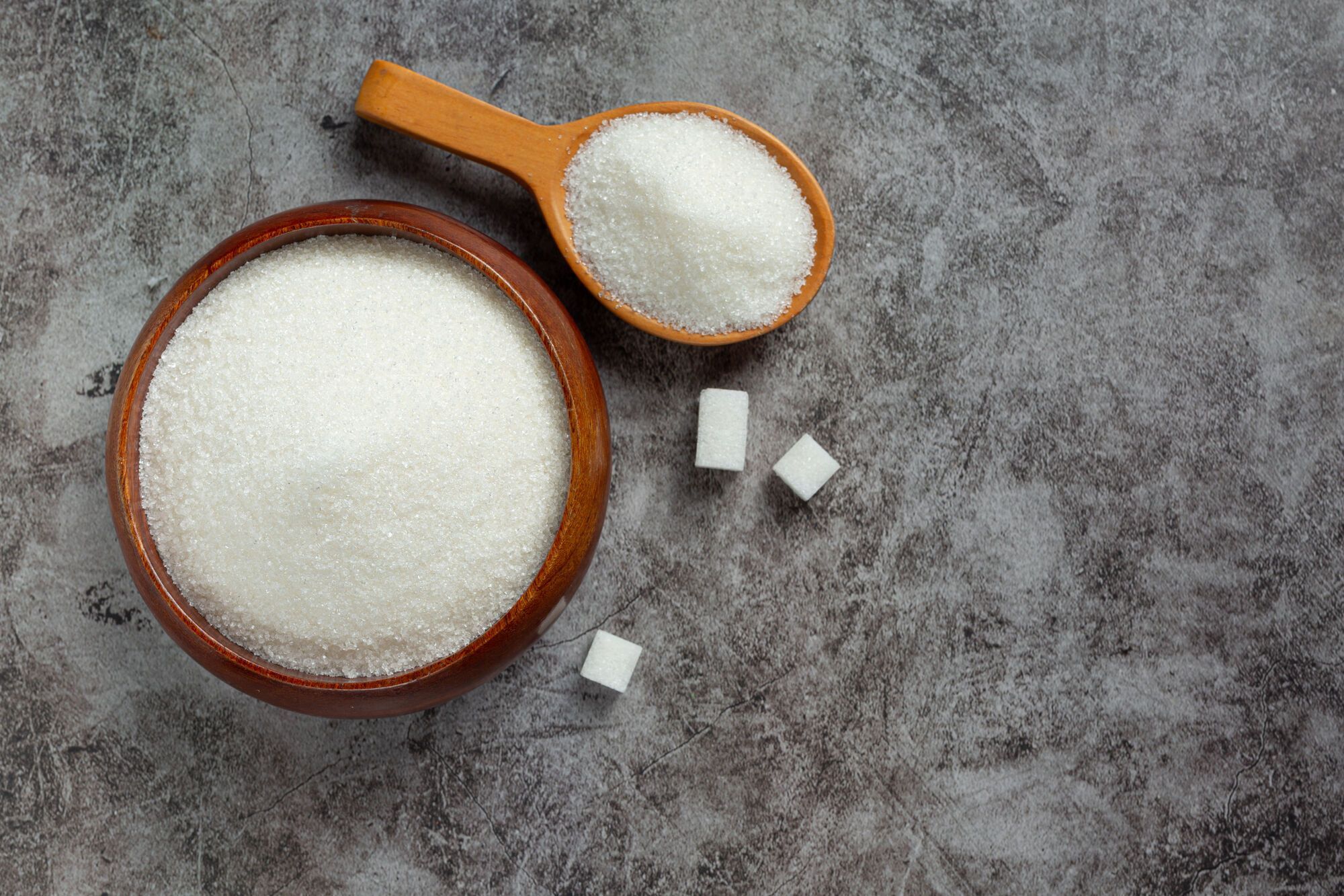 Чем на самом деле вреден сахар: отвечает эксперт