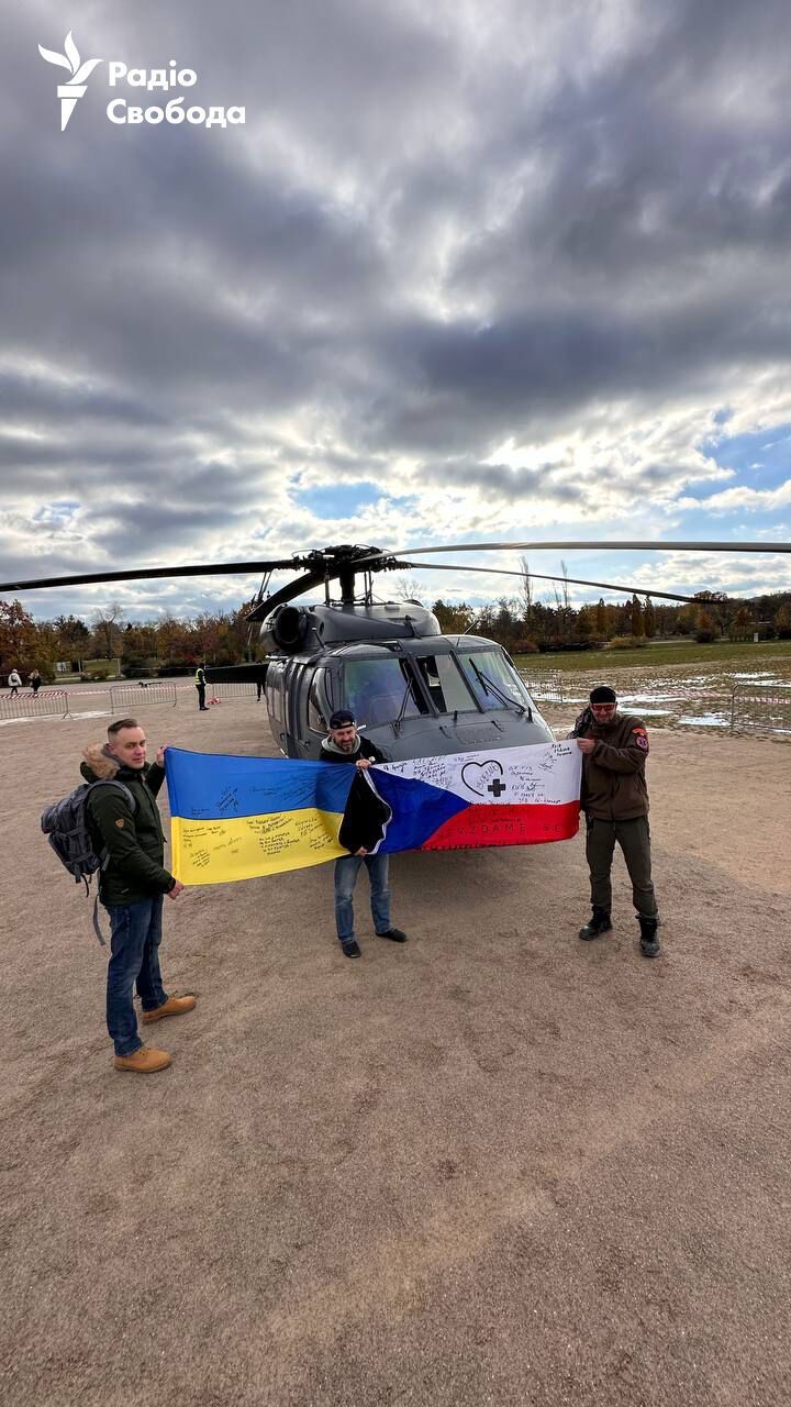 "Подарок для Путина": в Чехии за сутки собрали более $240 тыс. на вертолет Black Hawk для Украины