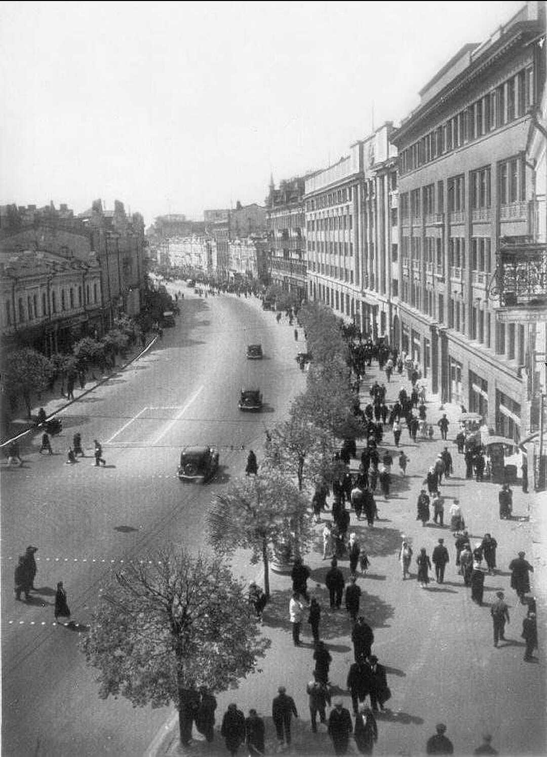 Крещатик в Киеве вплоть до начала Второй мировой войны: кинотеатры, трамвай и даже цирк. Архивные фото
