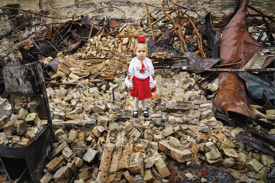 "Прошу подарить новую школу, потому что мою сожгли россияне": 8-летняя девочка тронула письмом Николаю. Фото