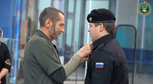Сын Кадырова получил медаль на турнире, который смотрел на трибунах. Рамзан возмутился судейством. Видео