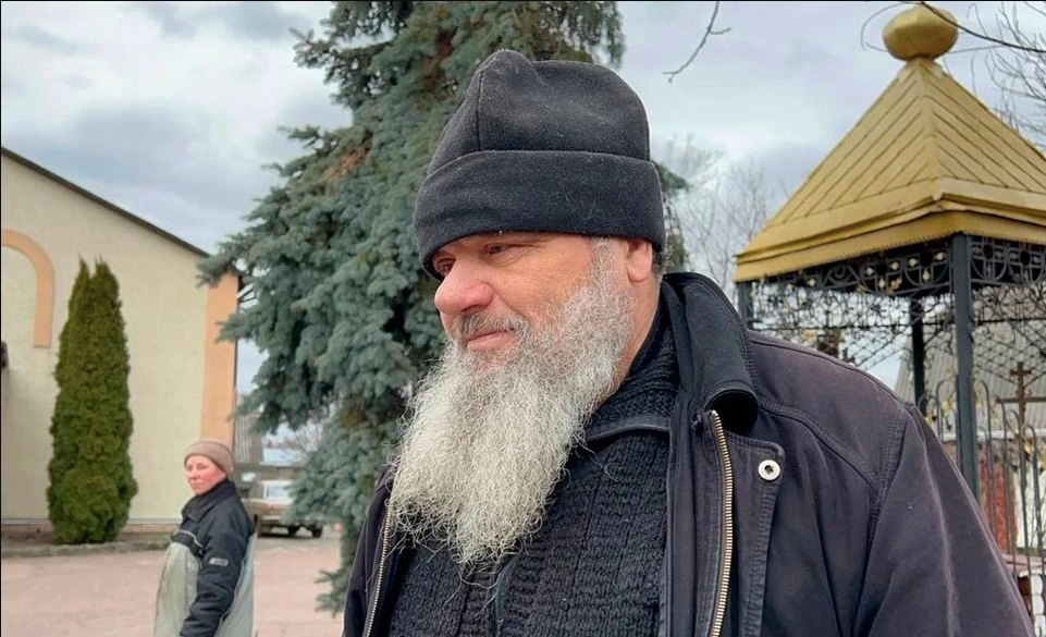 В Бородянке активисты и военные освободили от УПЦ МП храм, где во время оккупации была тюрьма. Видео