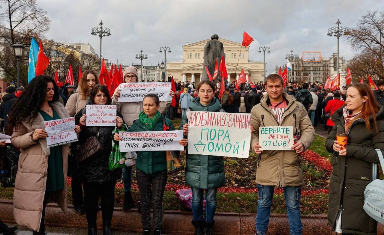 "Вимога протестувальників примітна": розвідка Британії розповіла про напругу в РФ через війну проти України 