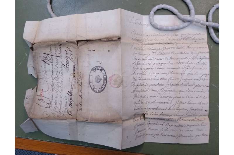Это страстнее, чем "50 оттенков серого": ученые впервые прочли французские любовные письма, похищенные 265 лет назад