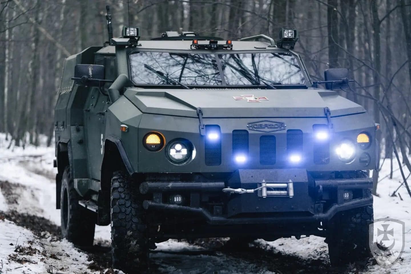 Украинский бронеавтомобиль "Новатор" спасает жизнь бойцов на фронте, – Бельбас