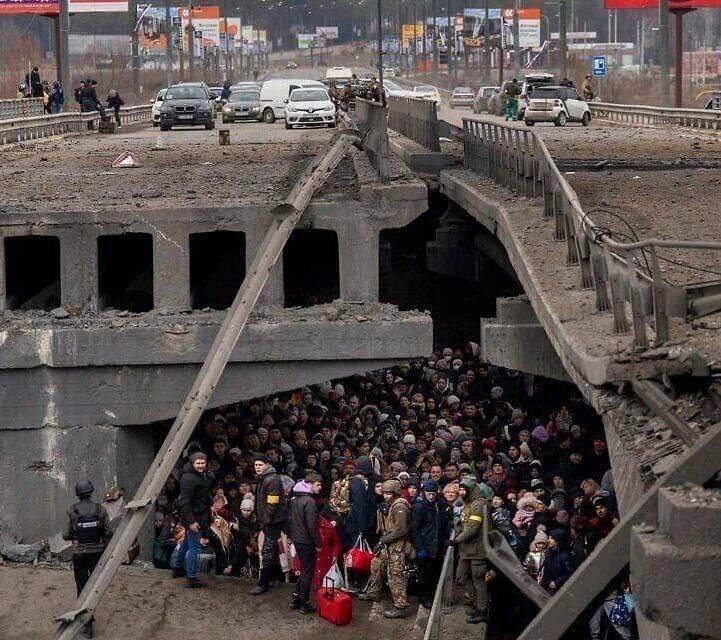 "Дорога жизни" Ирпеня: в Романовке открыли мост вместо взорванного в феврале 2022 года. Видео