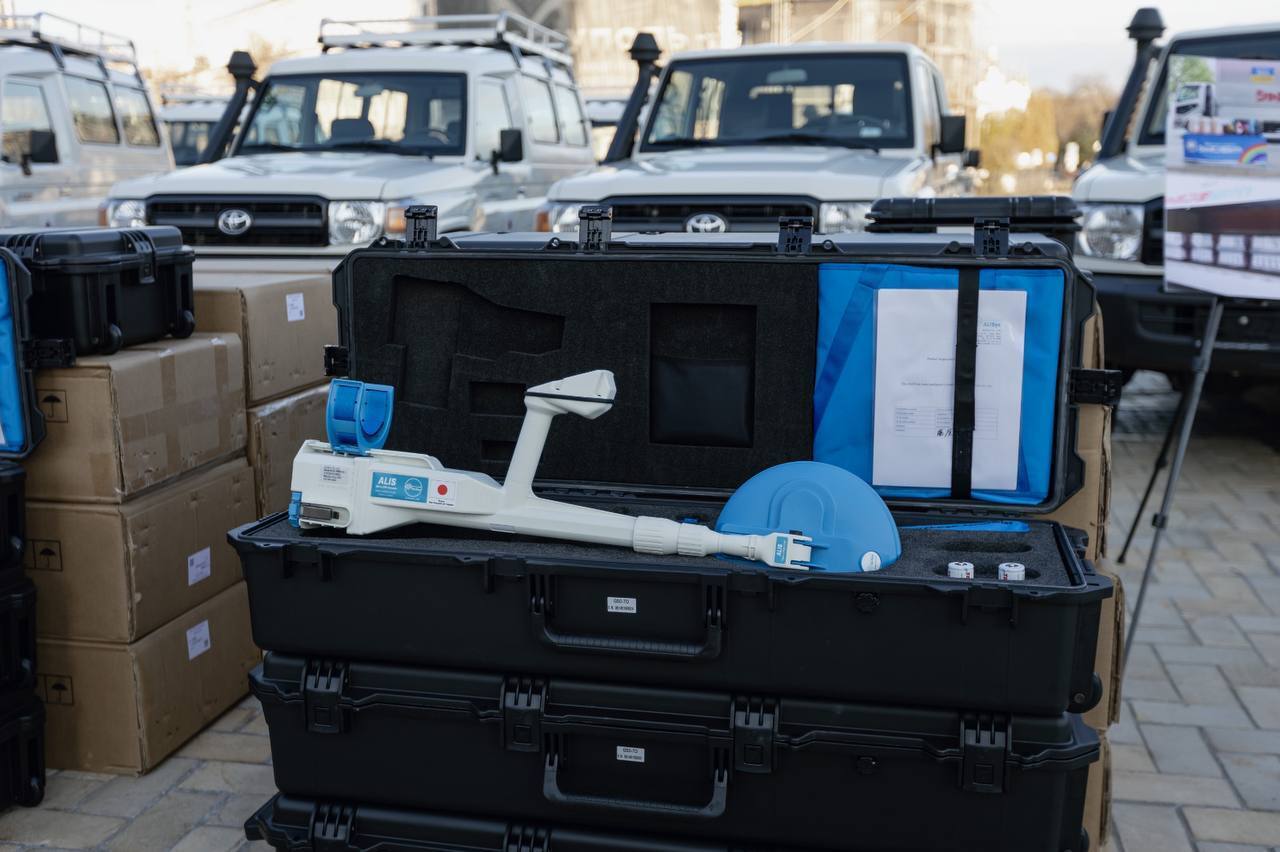 Японія передала Україні обладнання для гуманітарного розмінування