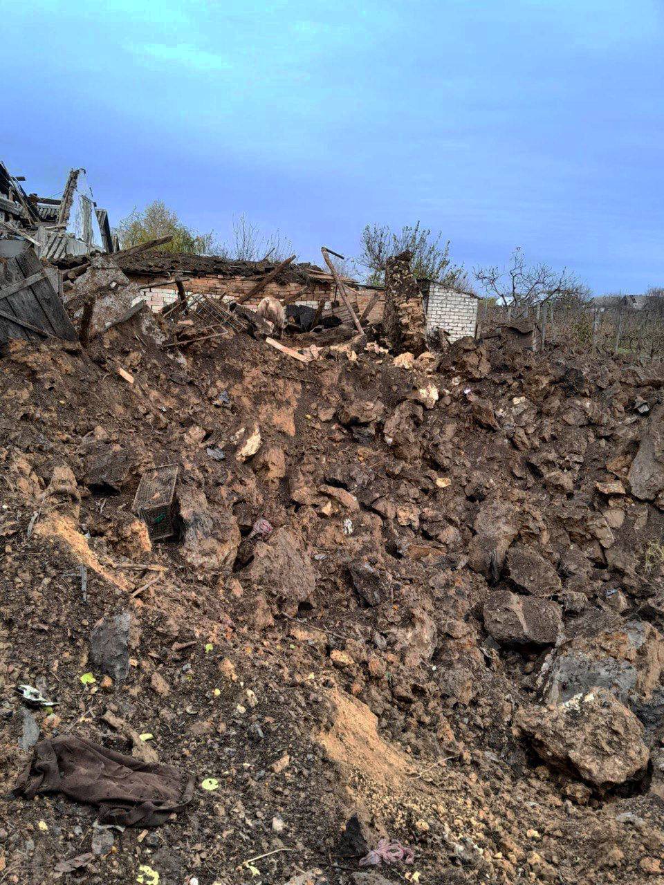 Окупанти скинули на Херсонщину 28 авіабомб: є загиблий і поранені. Фото і відео