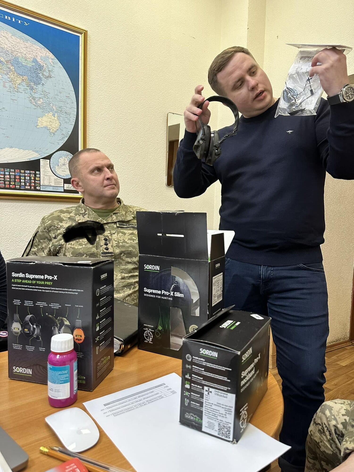 Міноборони вперше централізовано закупить активні армійські навушники для ЗСУ