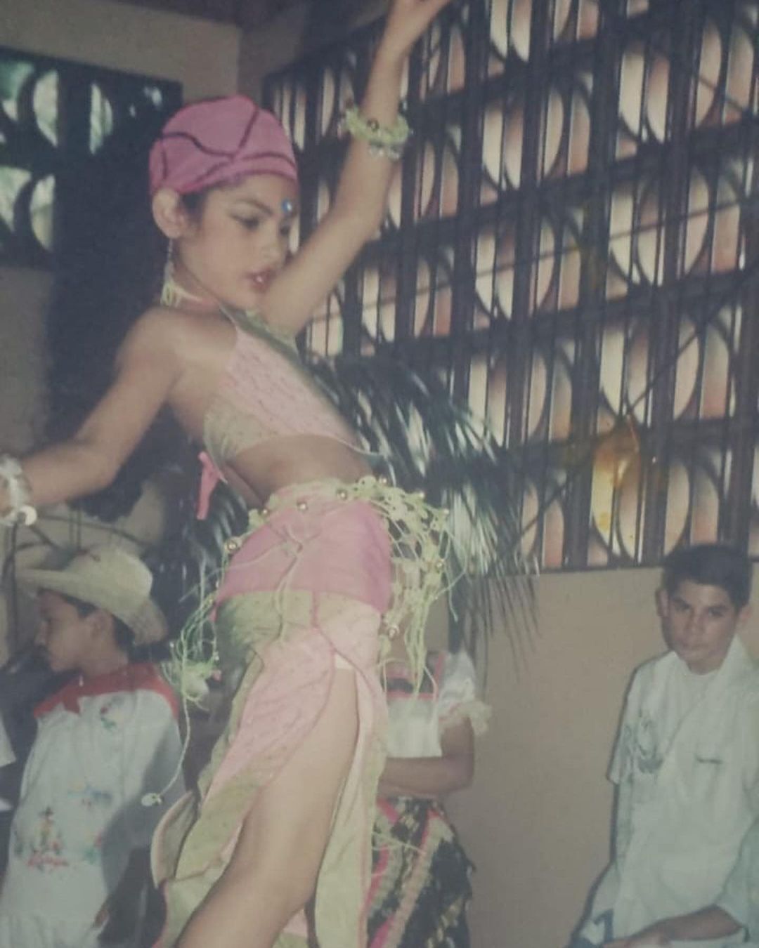 Вирізнялася ще в дитинстві: який вигляд мала Шейніс Паласіос до перемоги в конкурсі "Міс Всесвіт". Фото