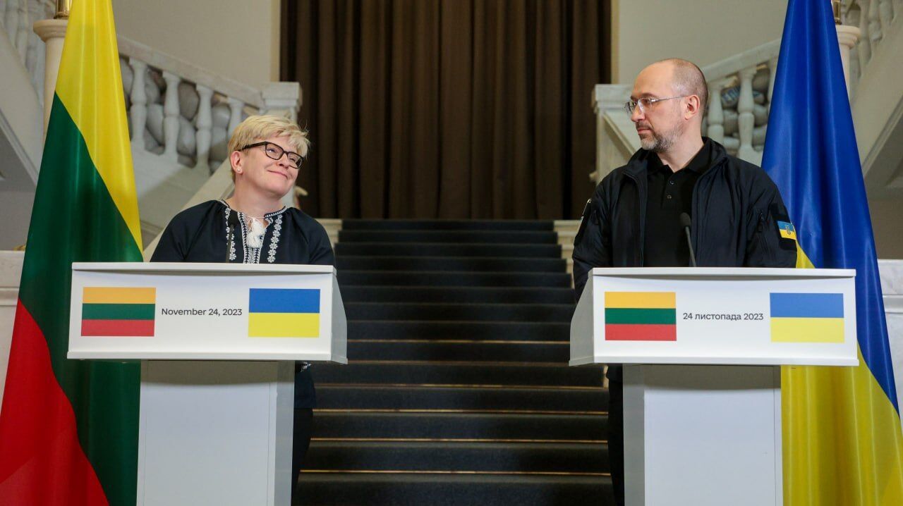 Прем’єрка Литви приїхала до Києва і вшанувала загиблих Героїв. Фото