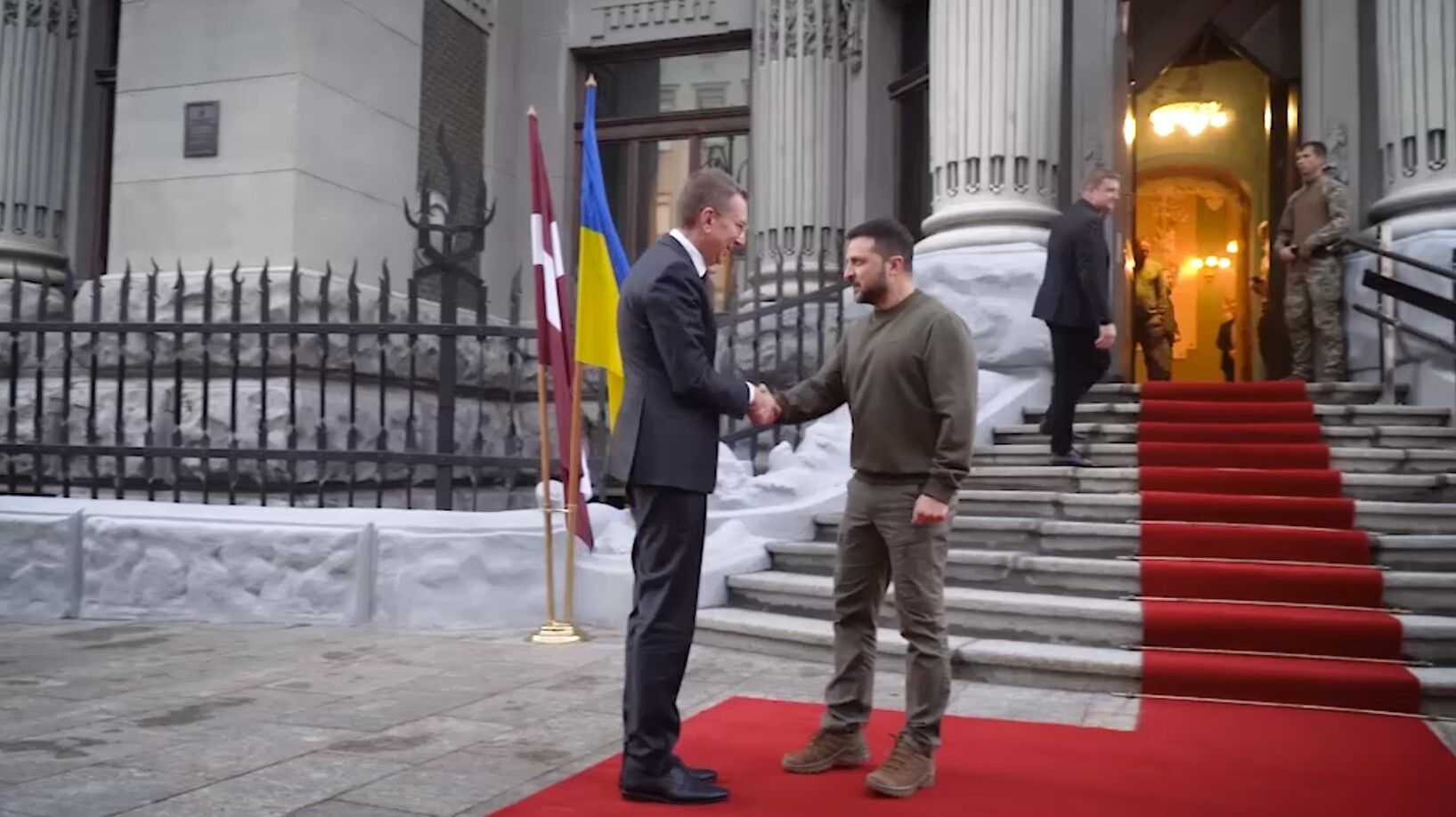 Говорили о вступлении в ЕС и не только: президент Латвии встретился с Зеленским в Киеве. Видео и подробности переговоров