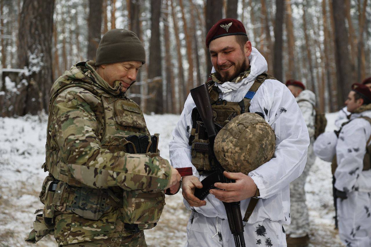 Ухвалено рішення для посилення оборони: Сирський відвідав передову на Куп'янському та Бахмутському напрямках. Фото