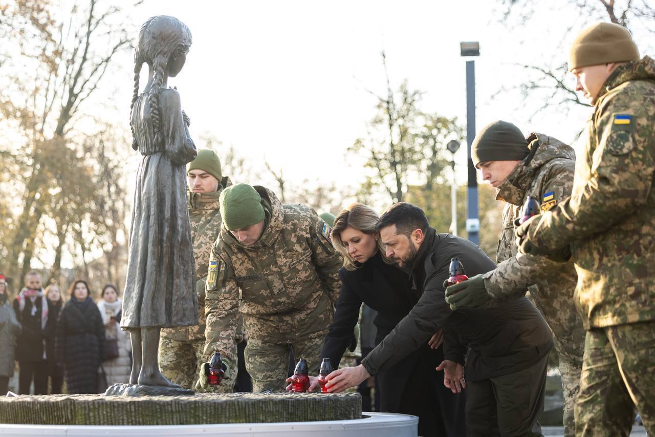 Зеленський: вшановуємо пам'ять про мільйони жертв голодоморів, так звучить український біль