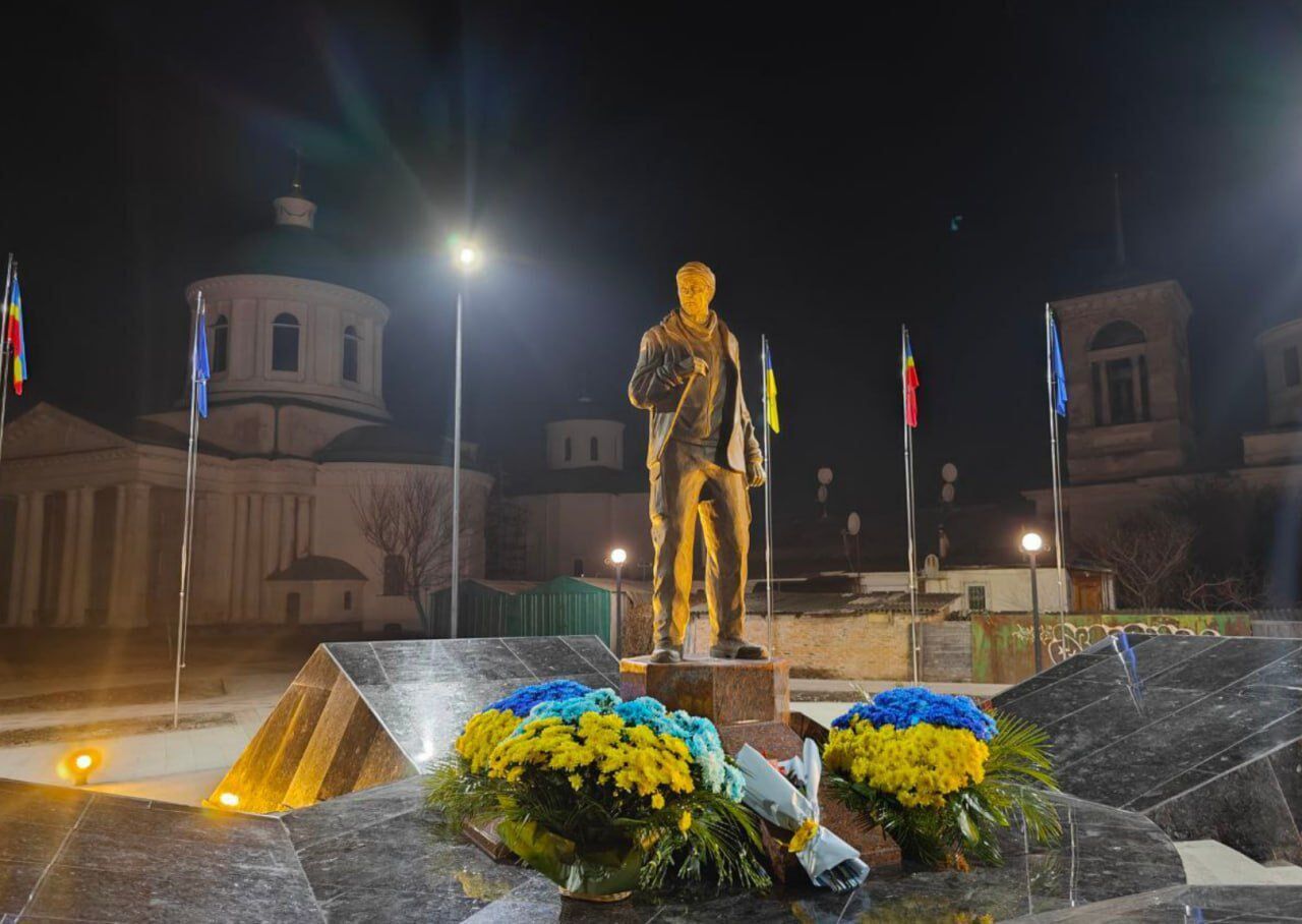 "Українці пам’ятають своїх Героїв": як виникла ідея встановити пам'ятник Мацієвському в Ніжині і чому він вистоїть і 1000 років. Фото і відео
