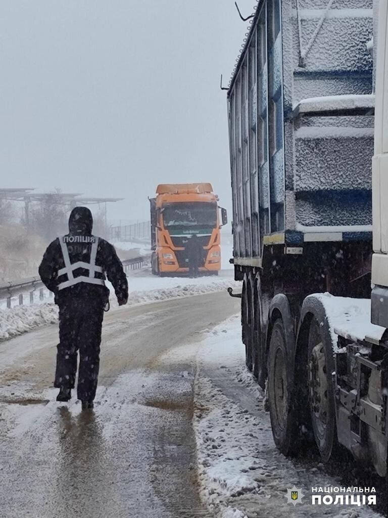 На Одещині за декілька годин снігопаду сталося майже пів сотні ДТП: подробиці quziqzkiurihxzrz