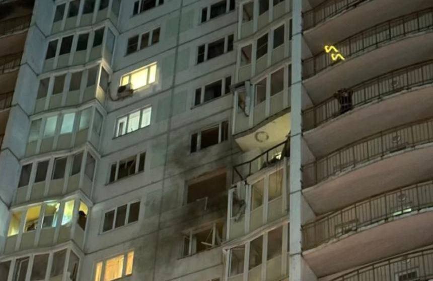 Появилось видео прилета беспилотника по многоэтажке в российской Туле