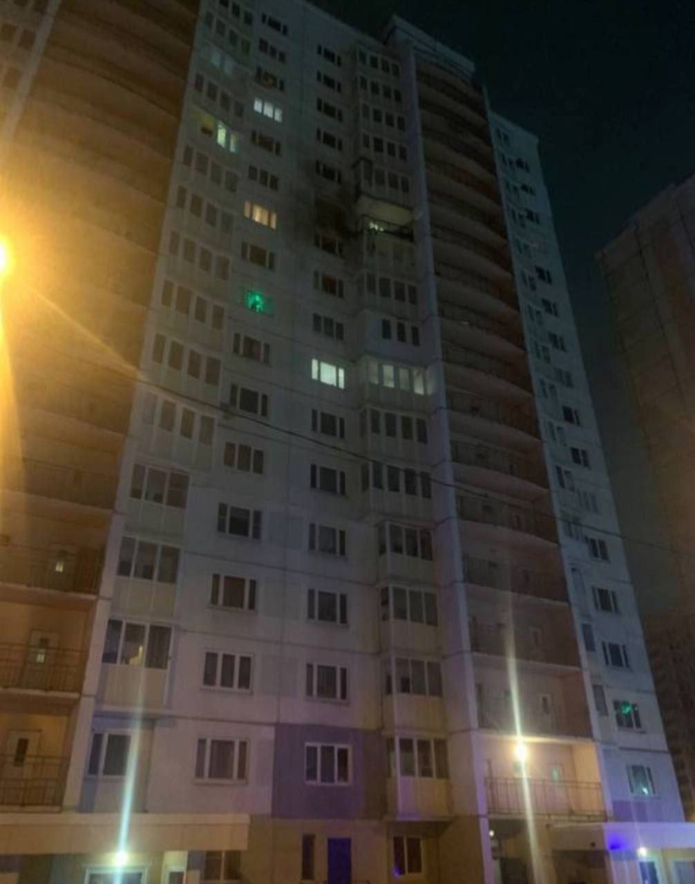 Появилось видео прилета беспилотника по многоэтажке в российской Туле
