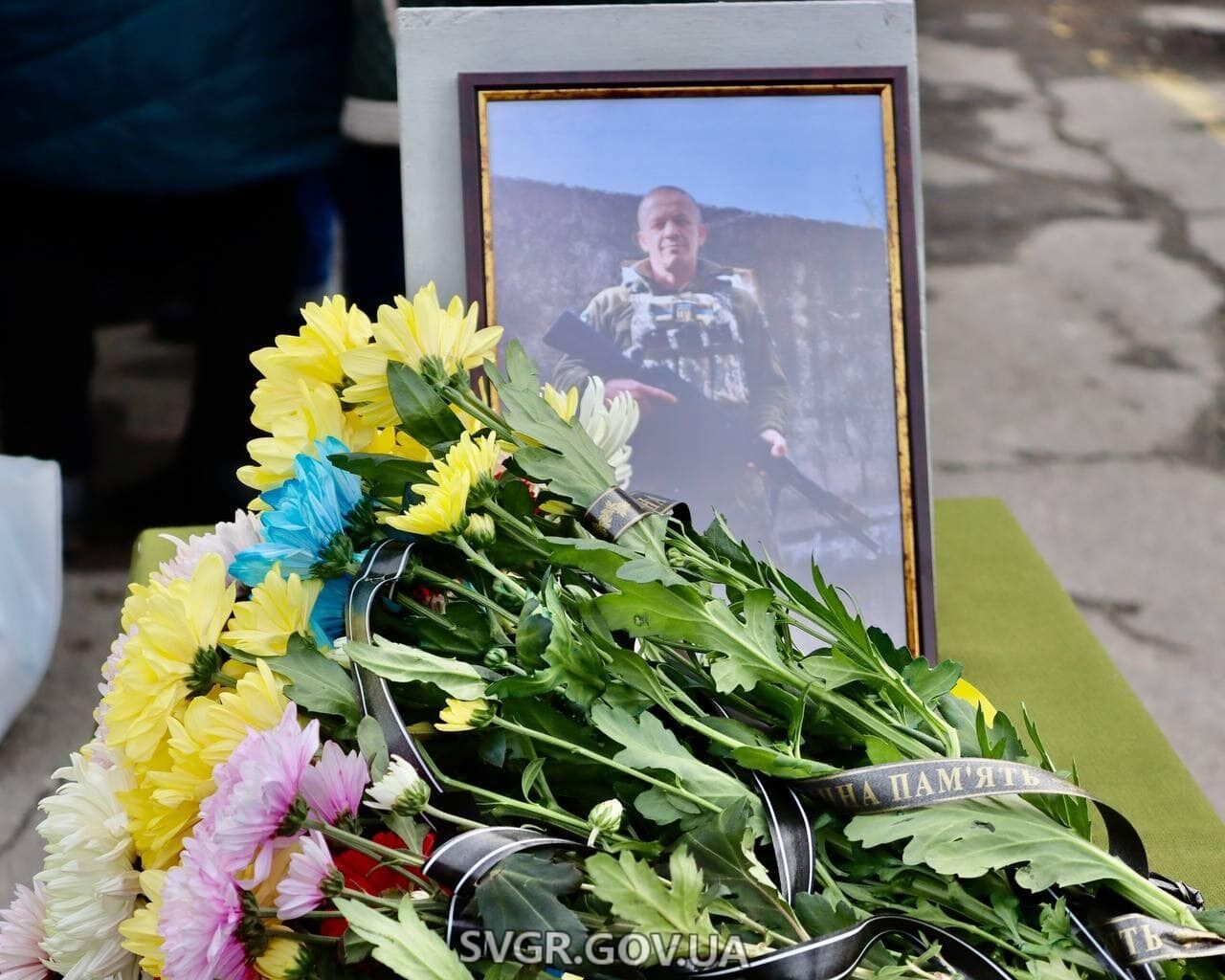 Не выдержала потери: на Кировоградщине мать военного умерла после известия о смерти сына