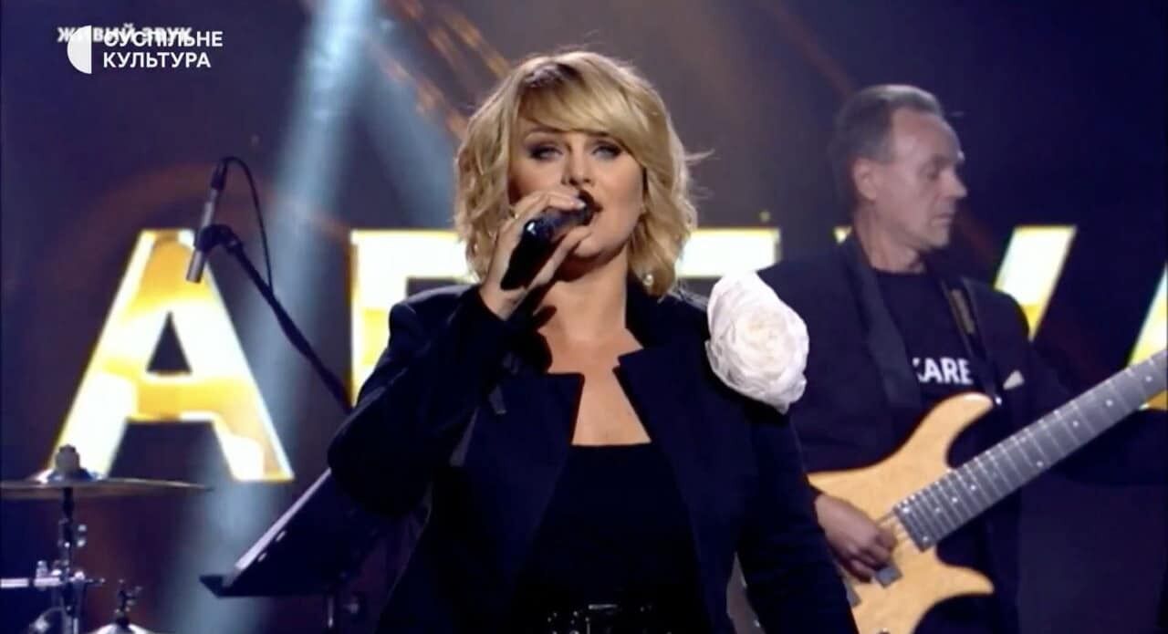 Українську співачку Тетяну Піскарьову висміяли за пісню про "обручальні кольца". Відео