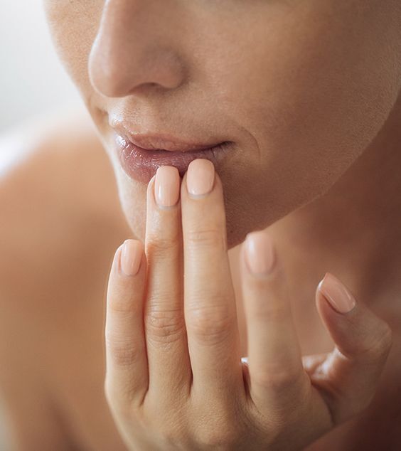 Ваші губи скажуть "дякую": названо дешевий універсальний засіб, який може замінити деяку косметику