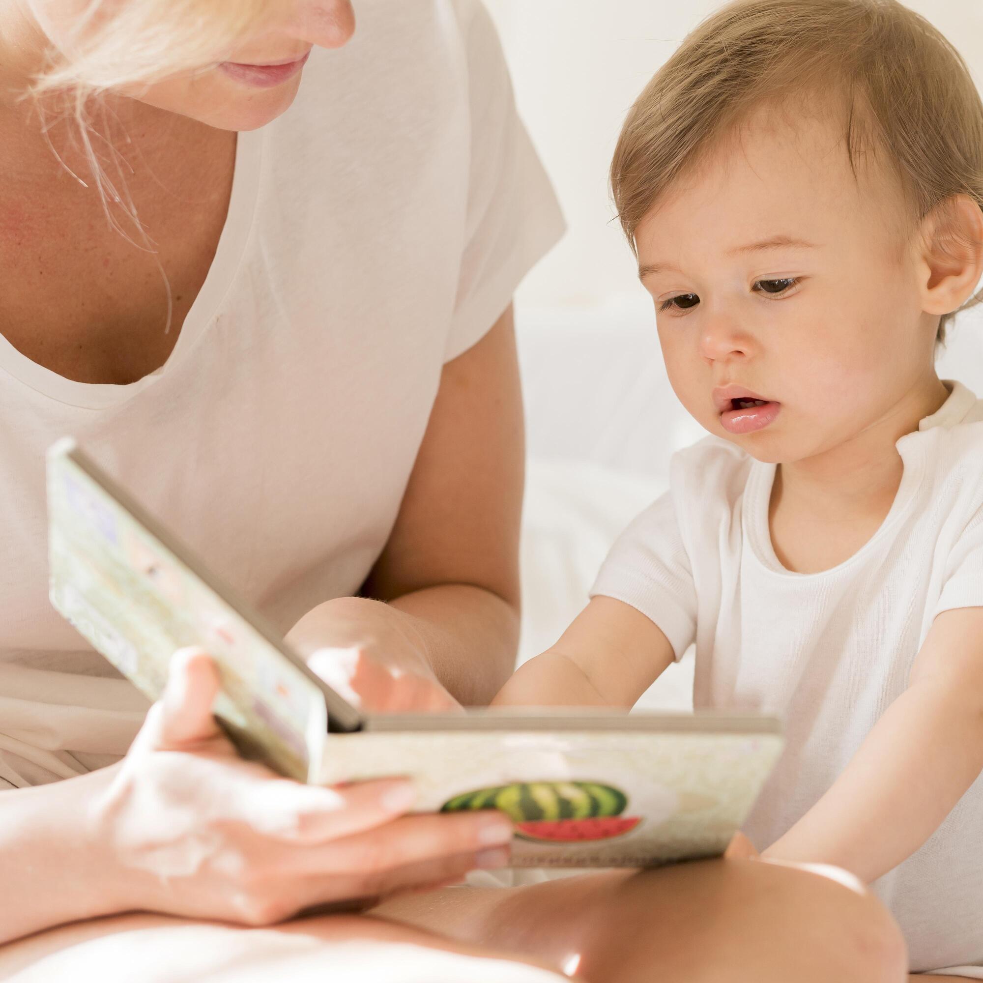В каком возрасте нужно учить ребенка читать: что говорят ученые и педиатры