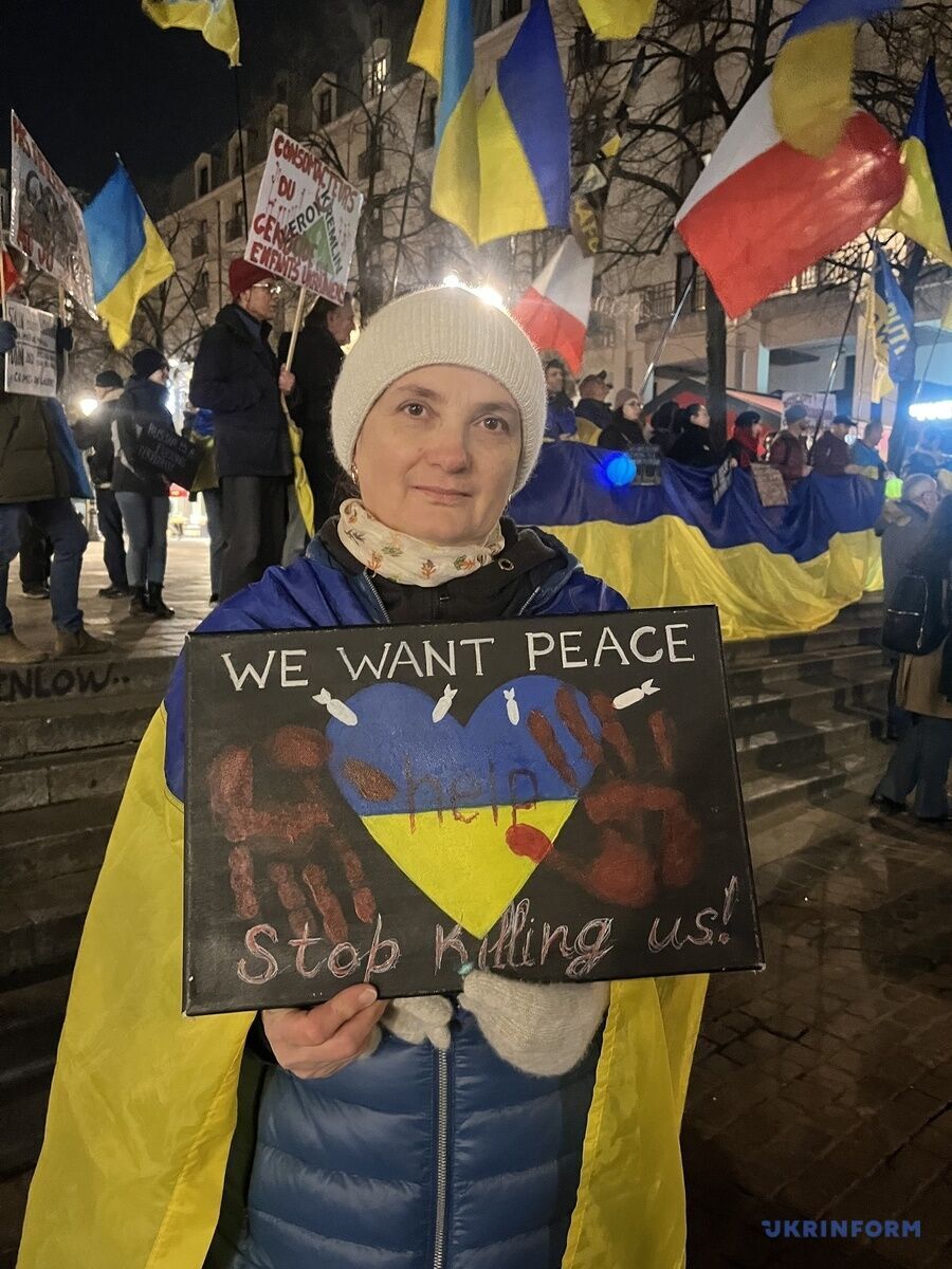 Украинцы в Париже напомнили о Голодоморе и современном геноциде России против украинцев. Фото