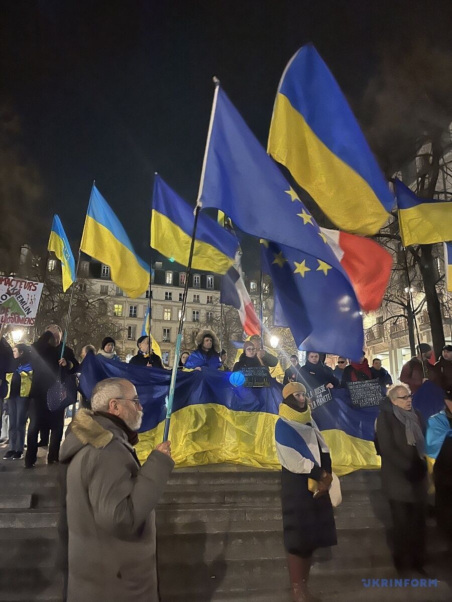 Українці в Парижі нагадали про Голодомор та сучасний геноцид Росії проти українців. Фото 