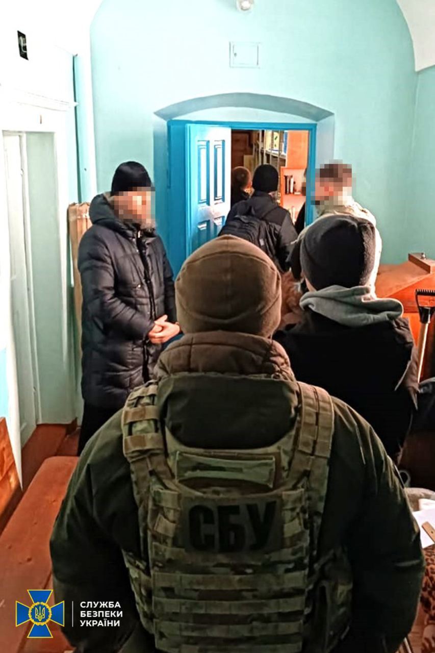 Українські правоохоронці провели обшуки