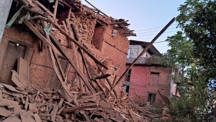 В Непале произошло мощное землетрясение, погибли 128 человек: количество жертв может возрасти