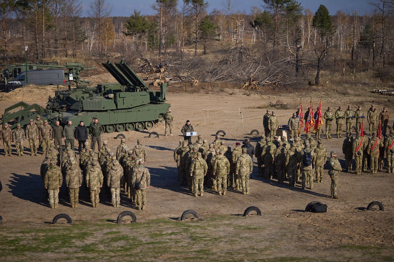 ЗСУ отримали штурмові машини M1150 ABV: що відомо про гібрид MICLIC та Abrams і як він допоможе у війні. Фото і відео