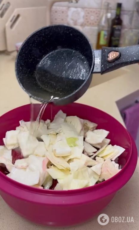 Как вкусно замариновать капусту со свеклой: есть можно уже через сутки