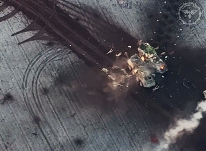 Це не кадри з фільму: в ЗСУ показали знищення колони ворожої бронетехніки під Авдіївкою. Відео