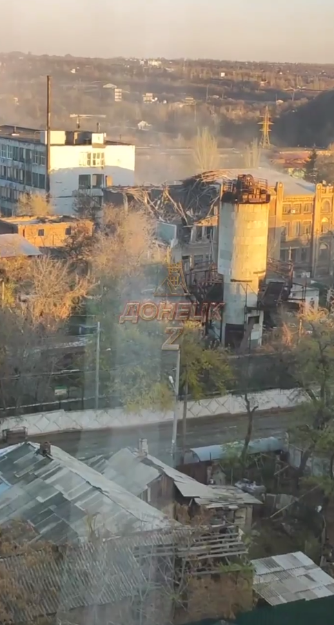 В окупованому Донецьку пролунали вибухи: прилетіло по "центру безпілотних систем". Фото і відео