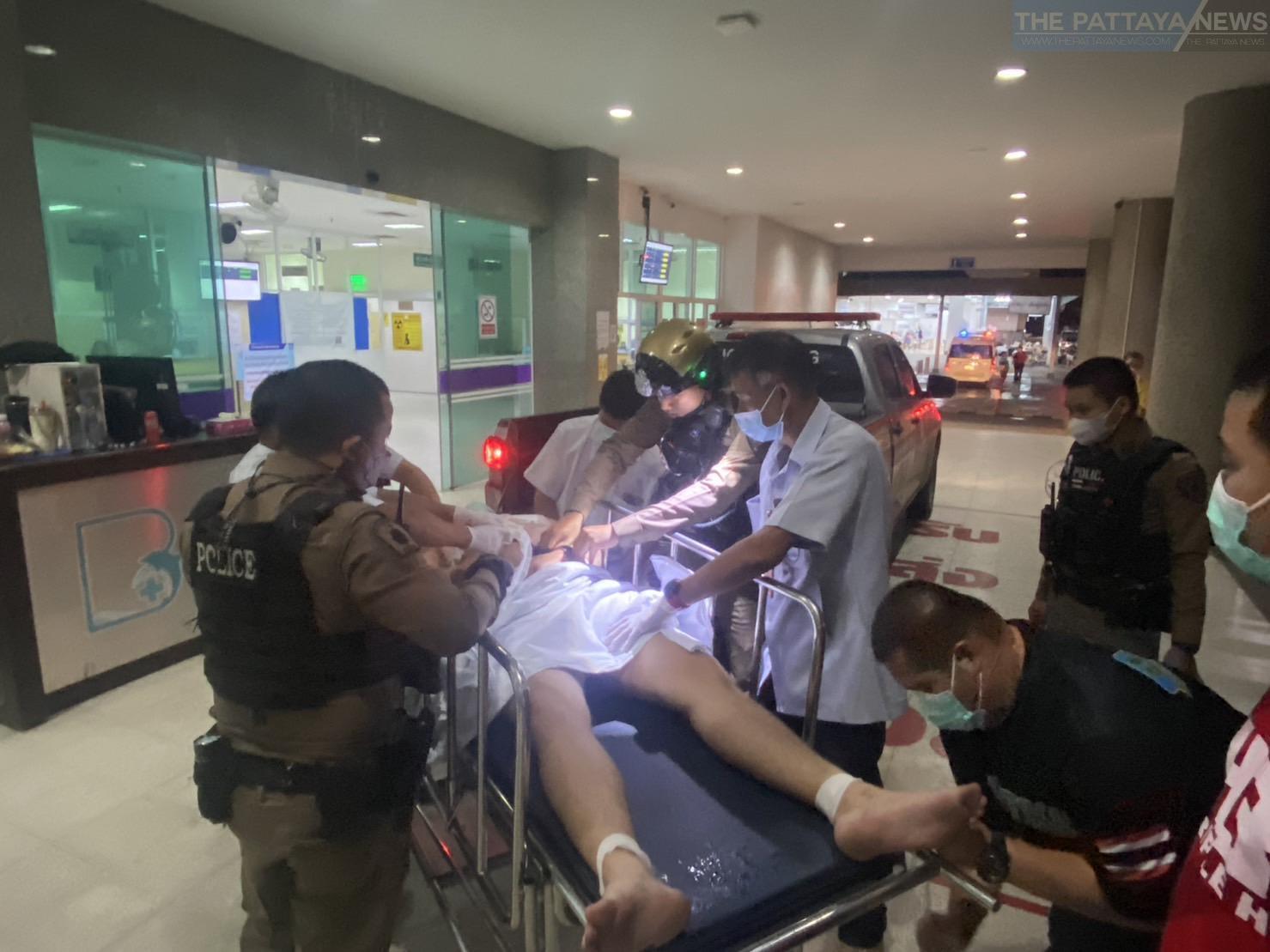 На популярному курорті Таїланду затримали голого російського туриста, який лаявся і нападав на людей. Фото, відео