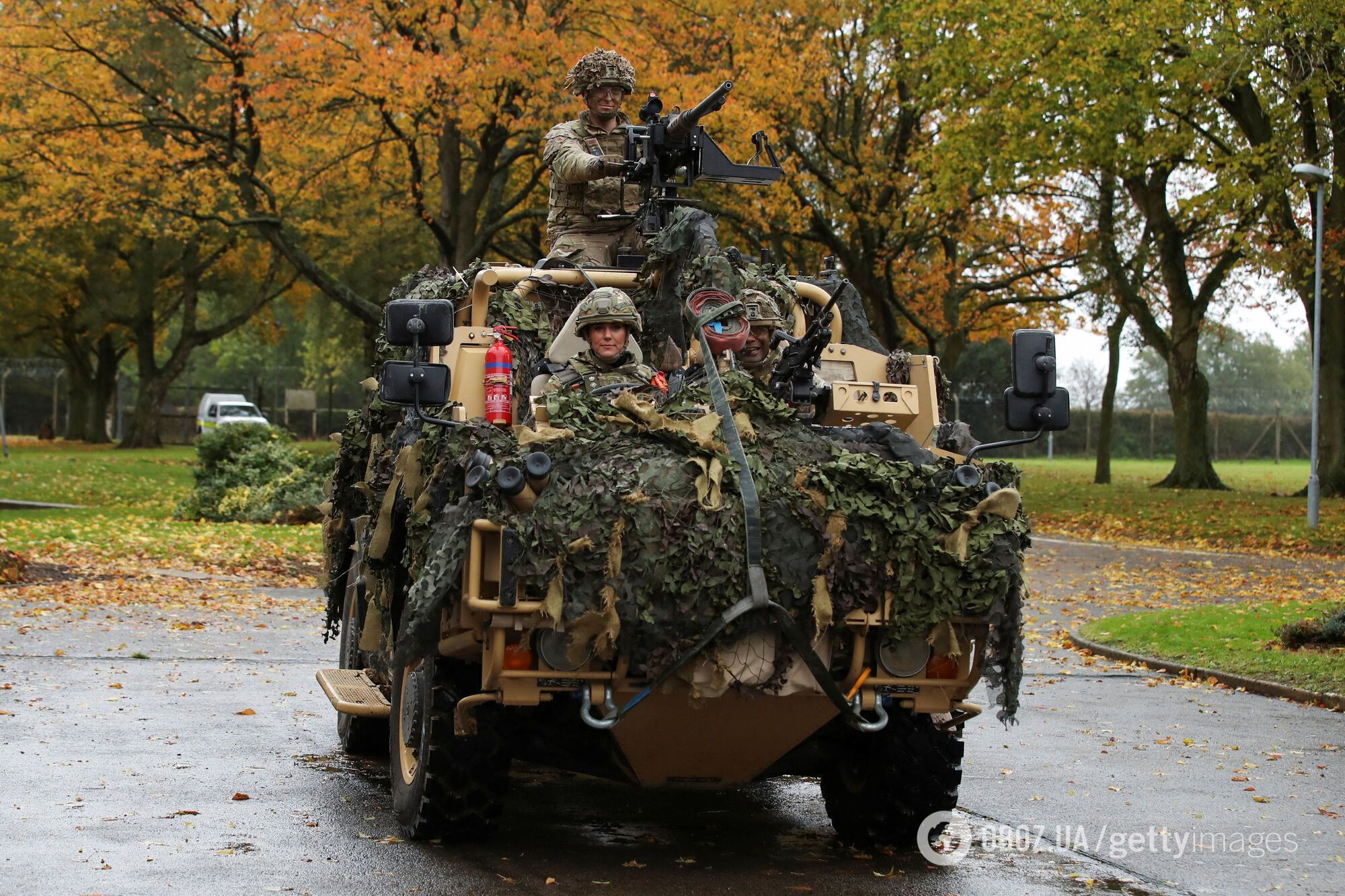 Кейт Миддлтон в боевом снаряжении управляла бронетехникой и восхитила сеть. Видео