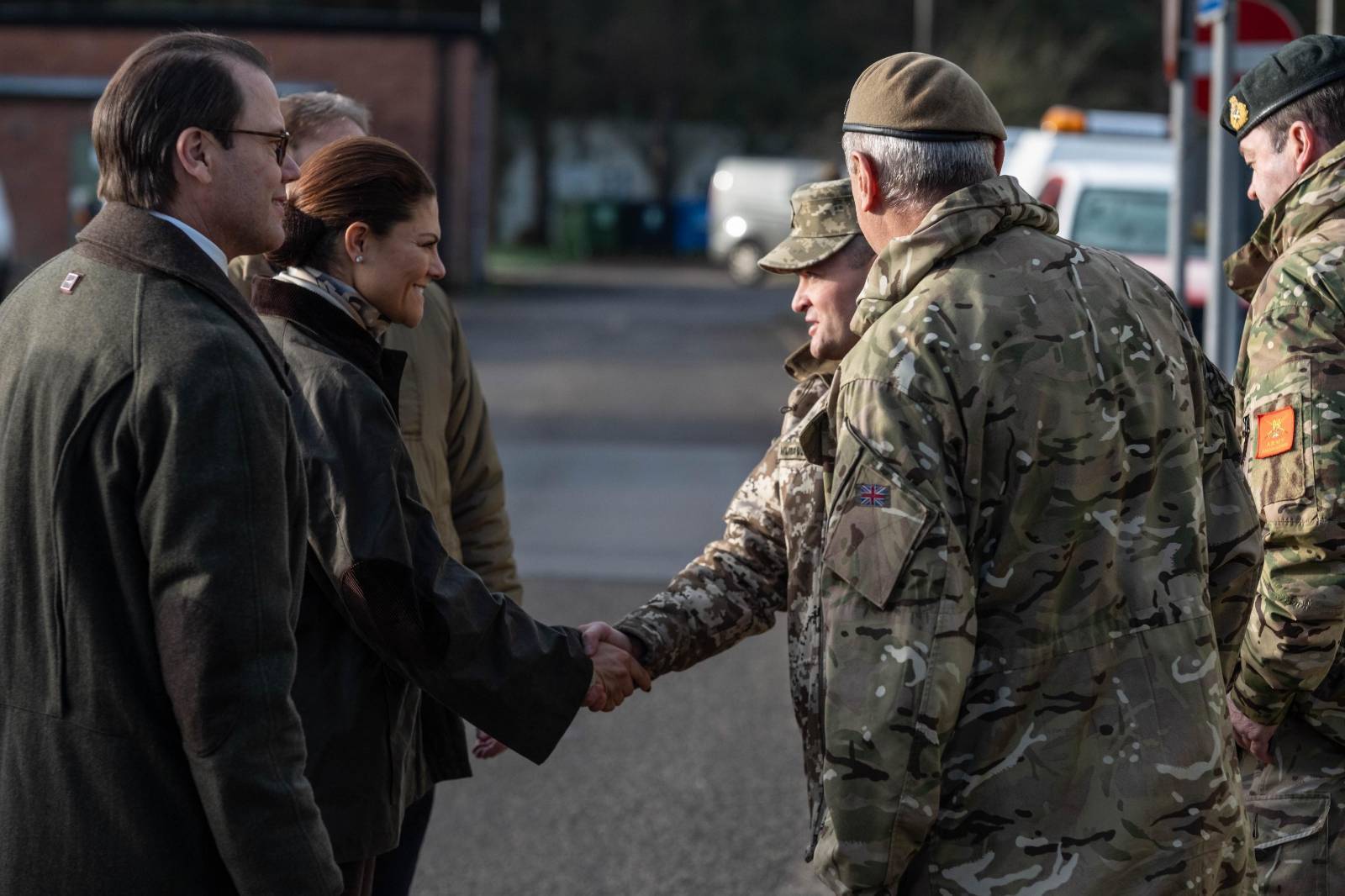 Принцесса Швеции посетила украинских военных на учениях в Великобритании. Фото