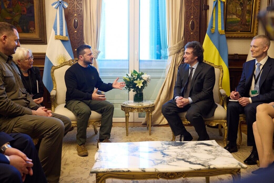 "Мы готовы укреплять свободу вместе": Зеленский в Аргентине встретился с президентом Милеем. Видео