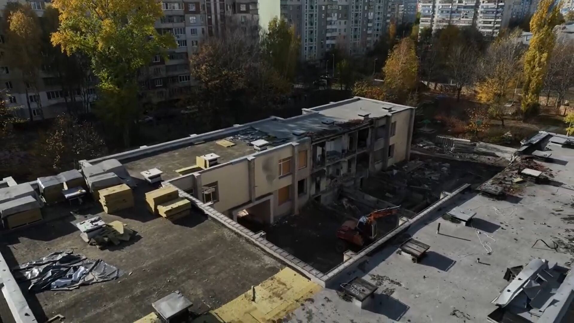 В КОВА рассказали, сколько поврежденных оккупантами объектов восстановлено в Киевской области. Видео