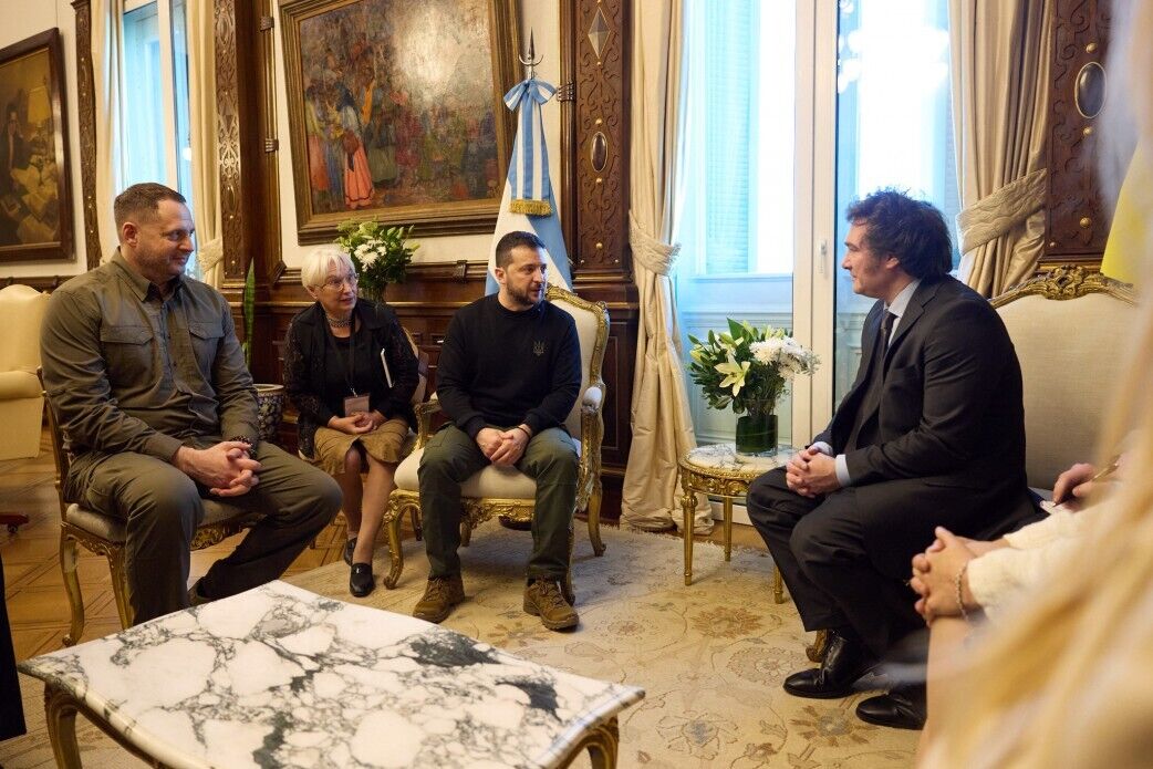 "Ми готові зміцнювати свободу разом": Зеленський в Аргентині зустрівся з президентом Мілеєм. Відео