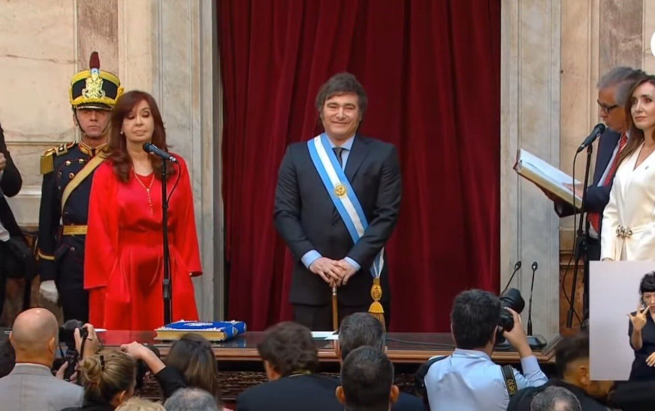 Хавьер Милей в присутствии Зеленского вступил в должность президента Аргентины. Фото и видео