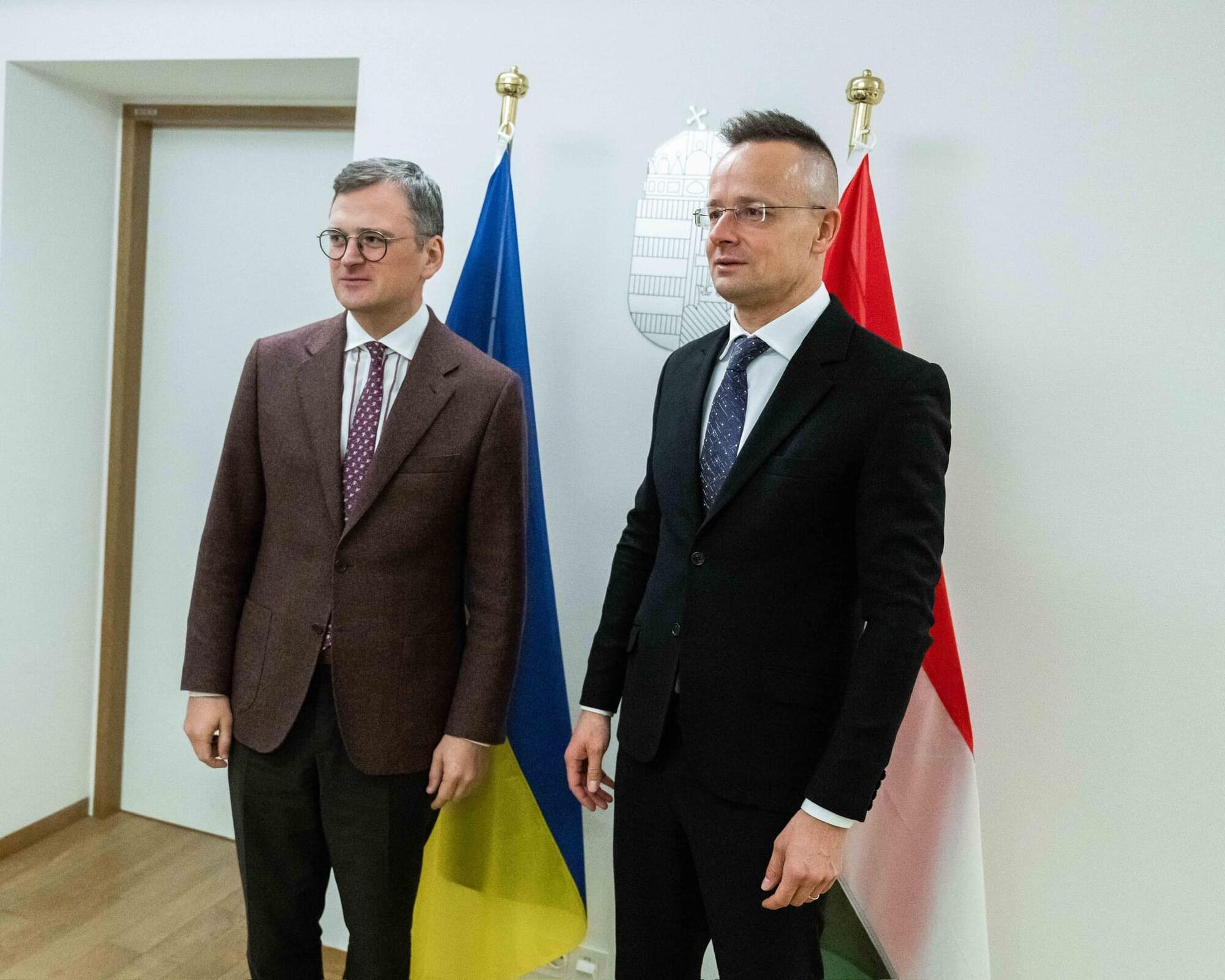 "Була дуже довга, щира розмова": Кулеба і Сіярто обговорили відкриття переговорів про вступ України до ЄС
