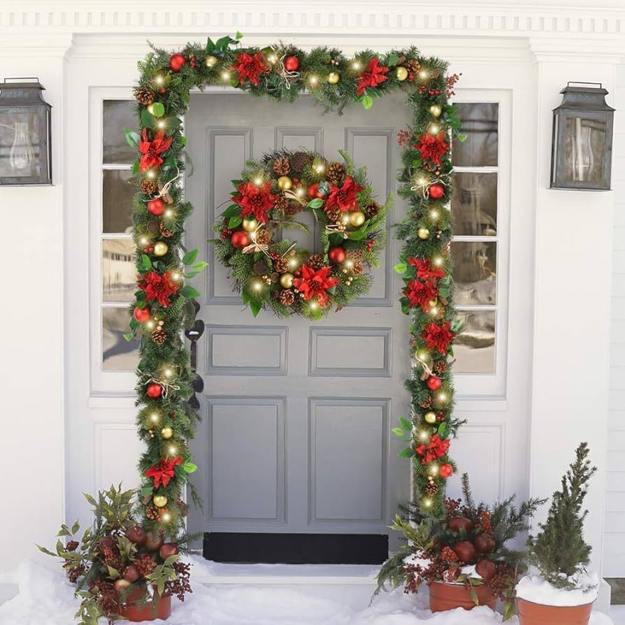 Как украсить входную дверь к Новому году: идеи для квартиры и дома