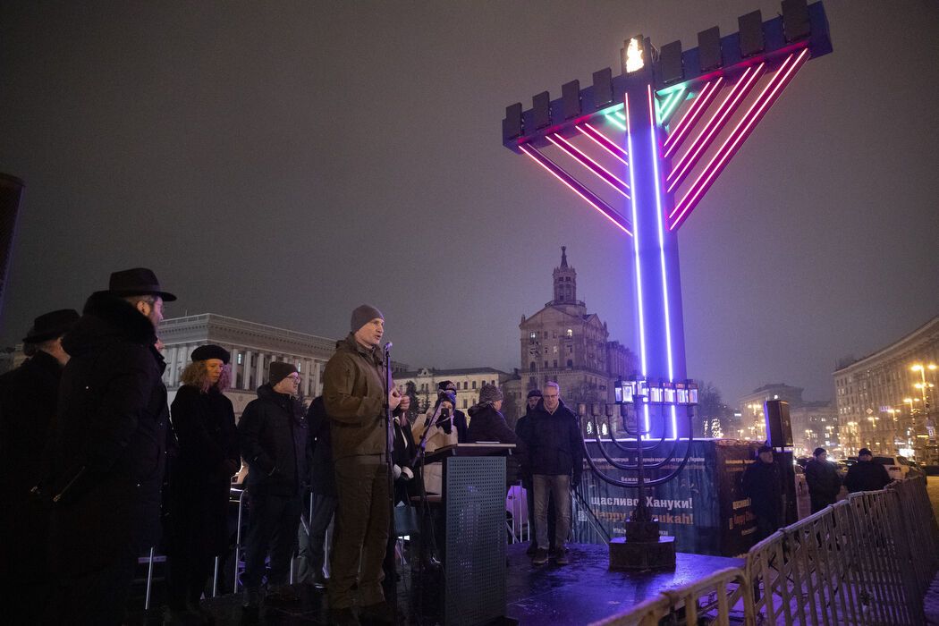 Символ свободы и победы добра над злом: Кличко принял участие в зажигании свечей на Ханукальной Меноре на Майдане Незалежности