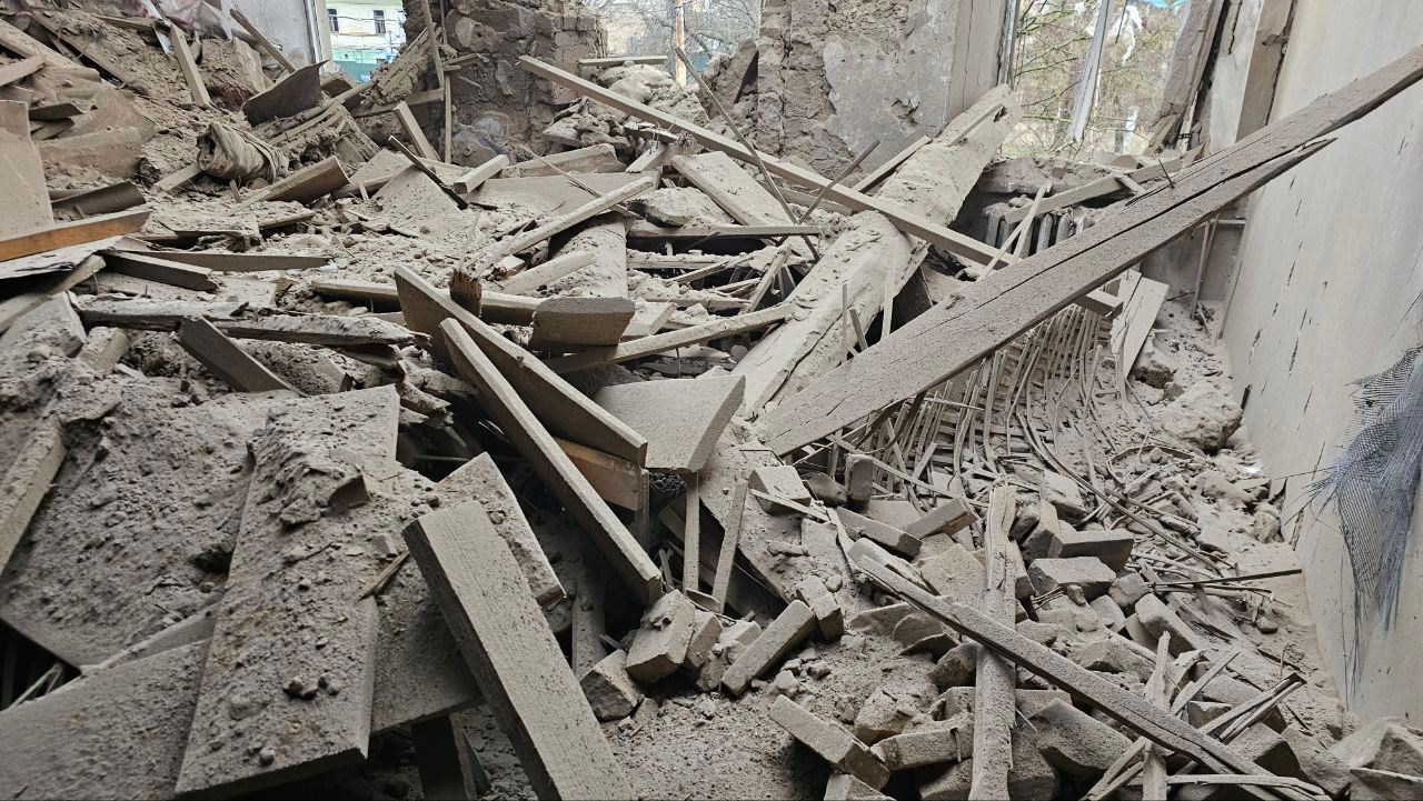 Оккупанты с левобережья ударили по Херсону, есть раненые. Фото