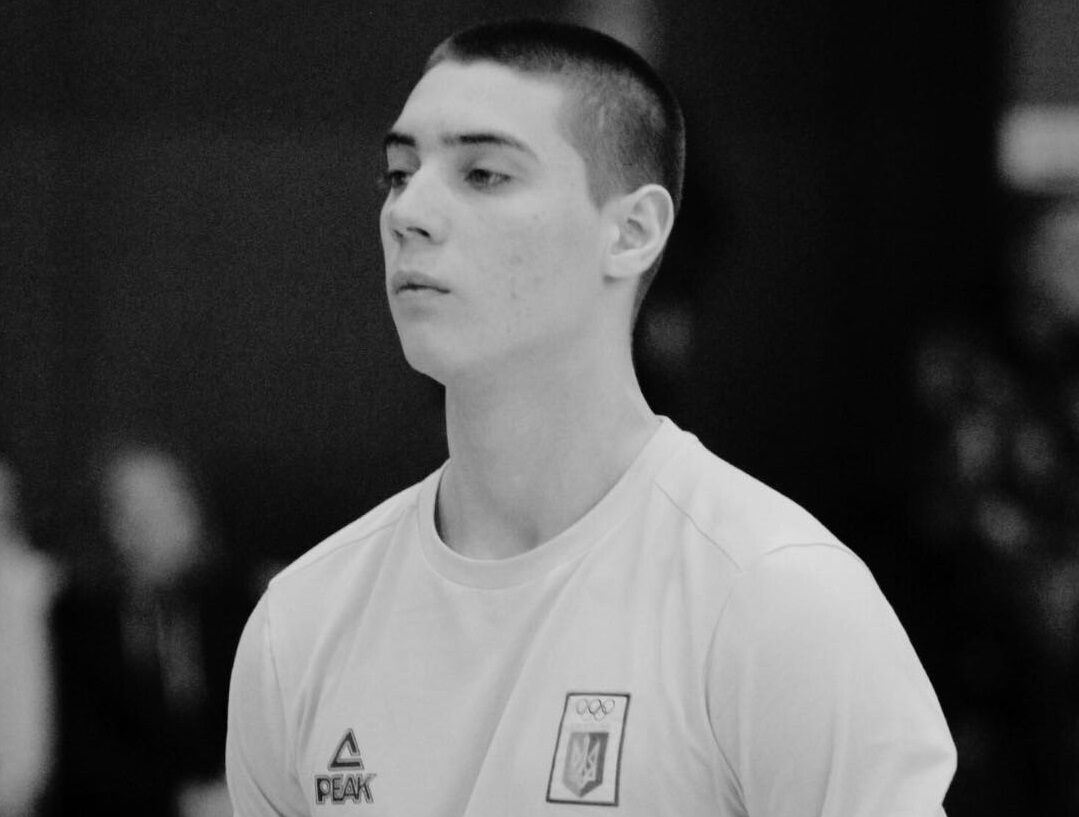 Кого з українців зі скандалом заборонили на Олімпіаді-2026: подробиці про вбитих спортсменів на "шоломі пам'яті" Гераскевича